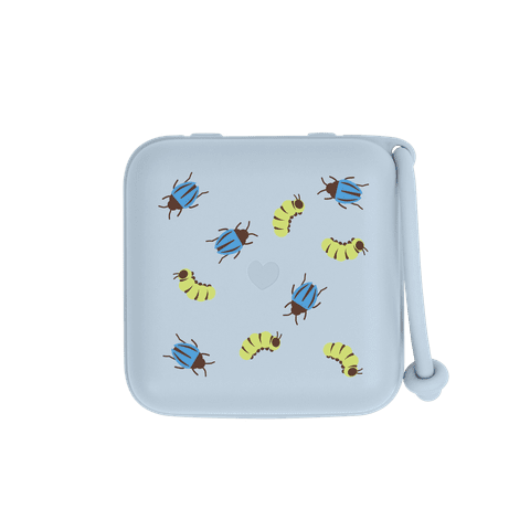 STUDIO Suttekasse med 2 sutter, blanding af Beetle og Caterpillar - Baby Blue